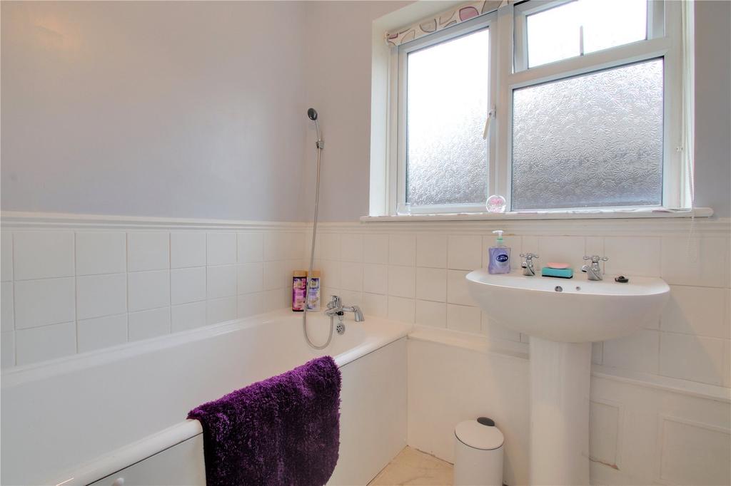 North Lane, East Preston, Littlehampton, BN16 2 bed apartment £275,000