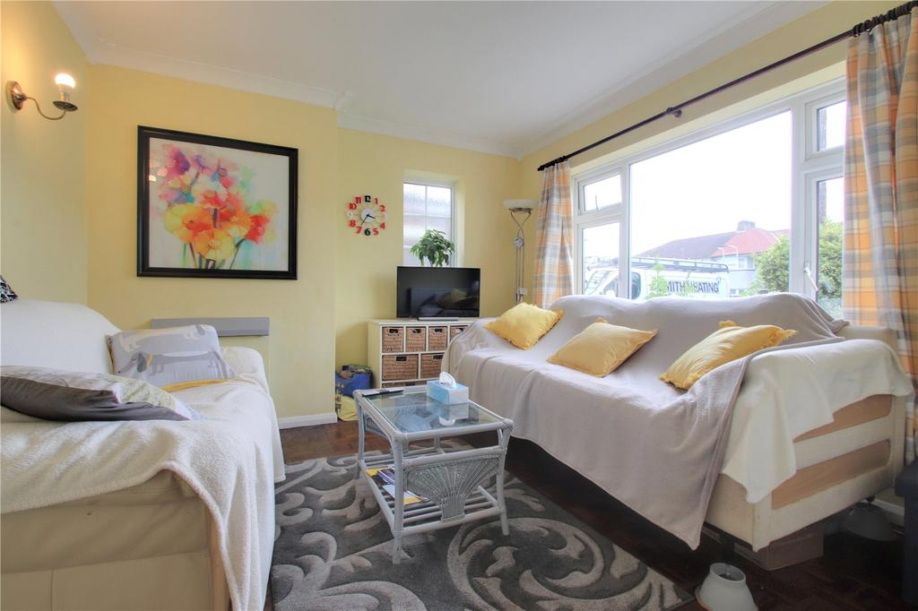 North Lane, East Preston, Littlehampton, BN16 2 bed apartment £275,000