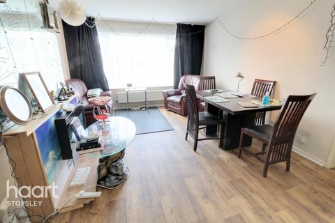 12 Kynance Close, Luton, LU2 9DN