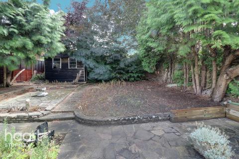 12 Kynance Close, Luton, LU2 9DN