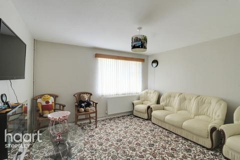 12 Kynance Close, Luton, LU2 9DN