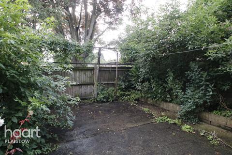 30 Devonshire Road, London, E16 3NB