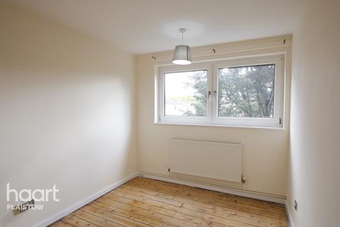 30 Devonshire Road, London, E16 3NB