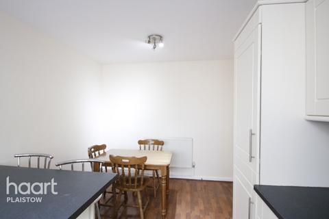 30 Devonshire Road, London, E16 3NB