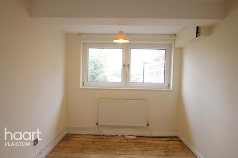 30 Devonshire Road, London, E16 3NB