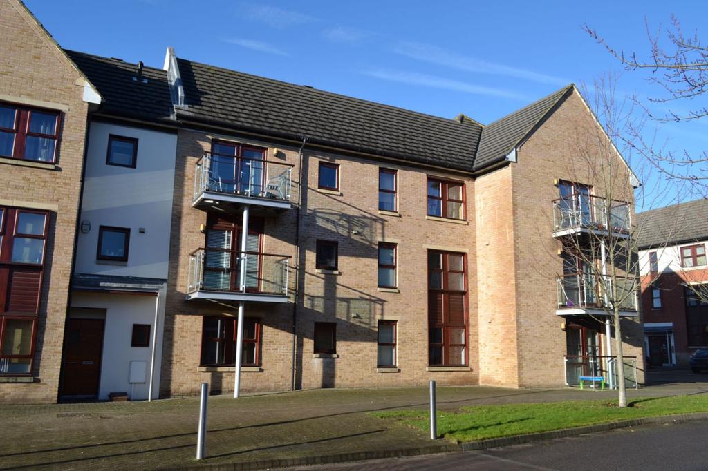 Second Lane, St James, Northampton... 2 bed flat £750 pcm (£173 pw)