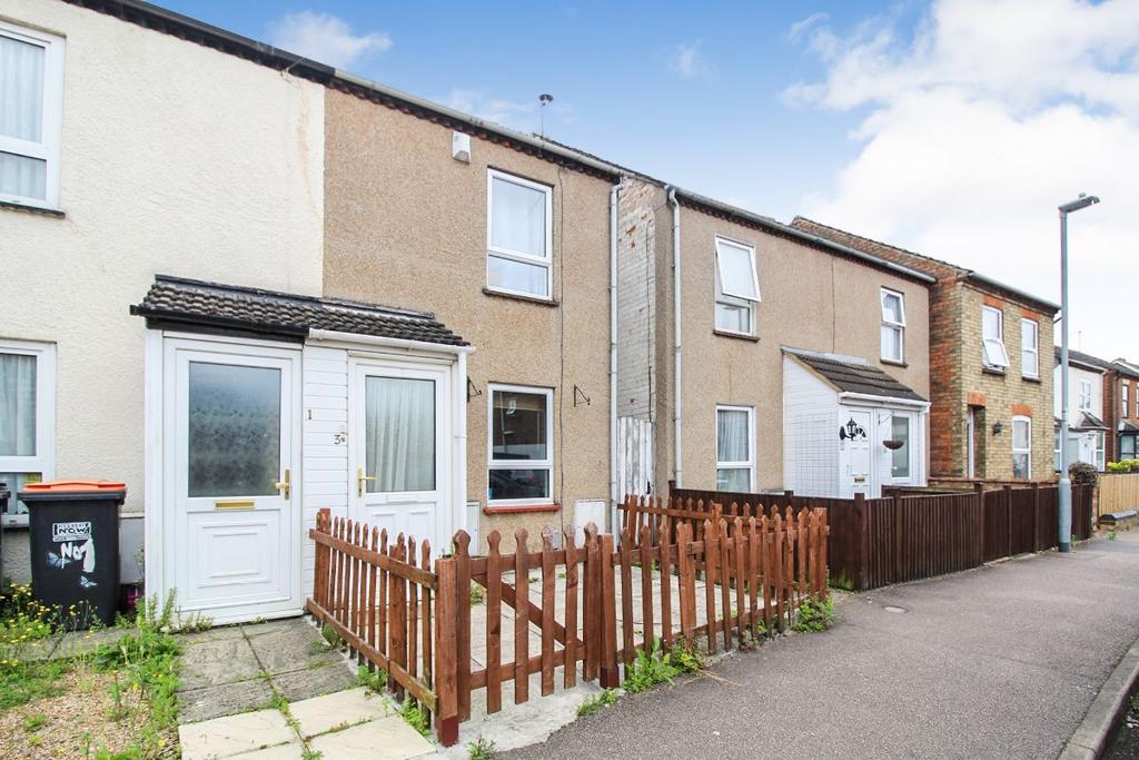 Stuart Road, Kempston, Bedford 2 bed semidetached house £900 pcm (£