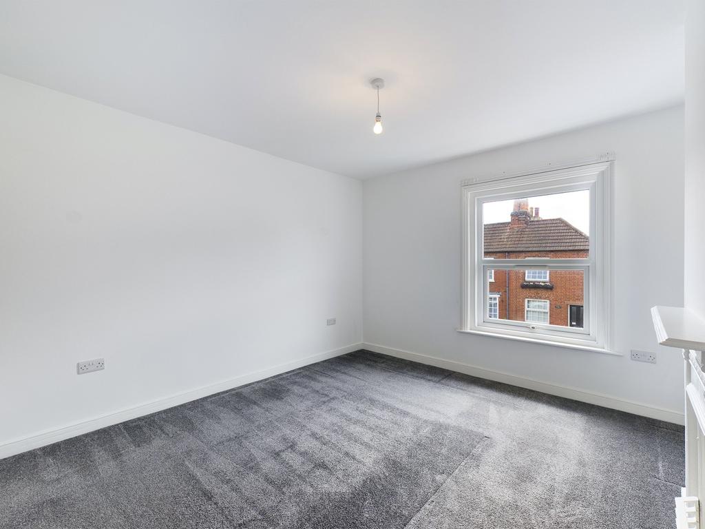 Gordon Road, Fareham, Hampshire, PO16 2 bed terraced house £950 pcm