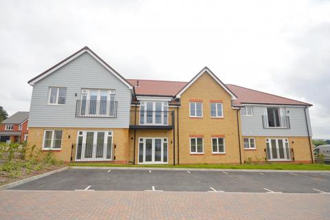 2 bedroom flat to rent, Sinclair Drive, Pulborough, RH20
