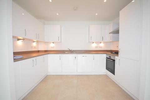 2 bedroom flat to rent, Sinclair Drive, Pulborough, RH20