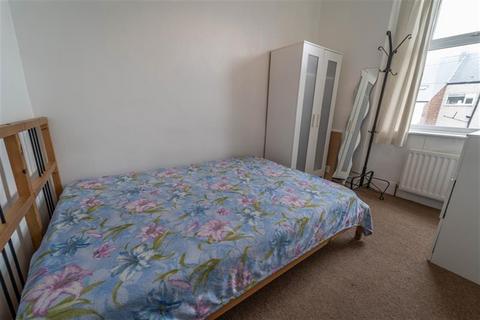 3 bedroom flat to rent, Cartington Terrace, Newcastle Upon Tyne