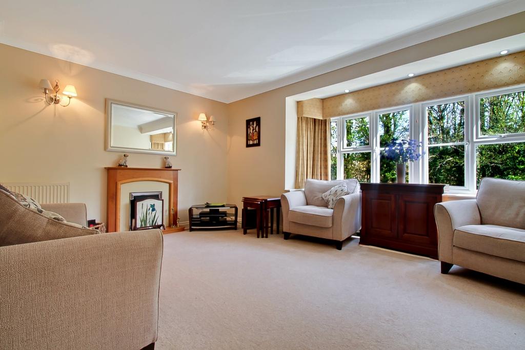 Rickmansworth 2 bed flat £400,000