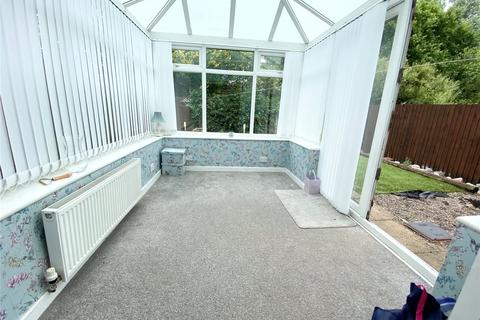 10 Astbury Close, Bury, BL9 9GD