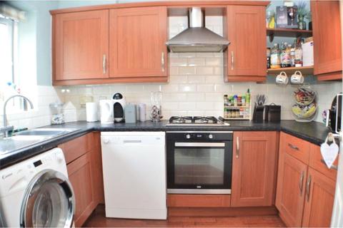 10 Astbury Close, Bury, BL9 9GD