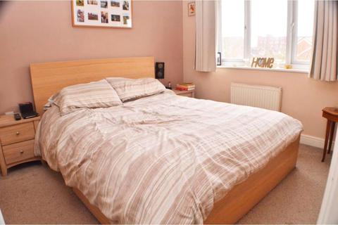 10 Astbury Close, Bury, BL9 9GD