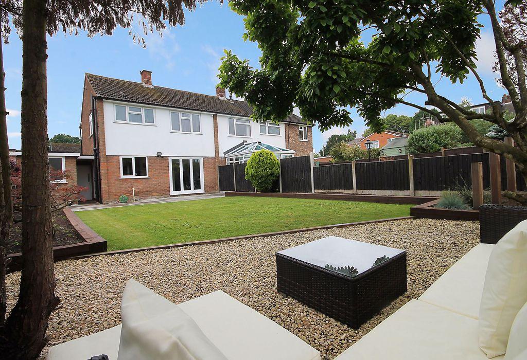 Mildenhall, Tamworth, B79 8RS 3 bed semidetached house £270,000