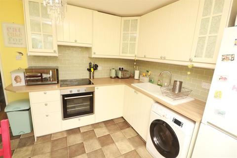 33 Wavell Close, Yate, Bristol, BS37 5UL