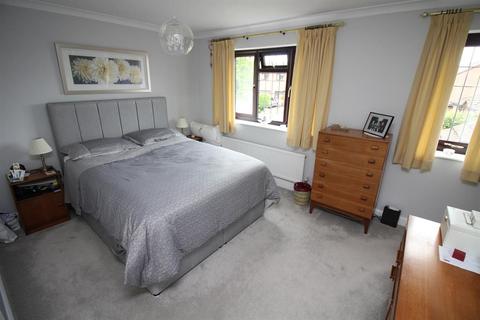 4 Bockenem Close, Thornbury, Bristol, BS35 2XH