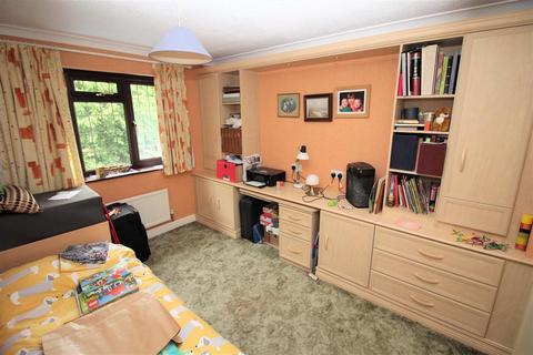 4 Bockenem Close, Thornbury, Bristol, BS35 2XH