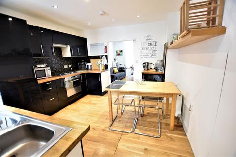 45 Queens Road, Feltham, TW13 5AW