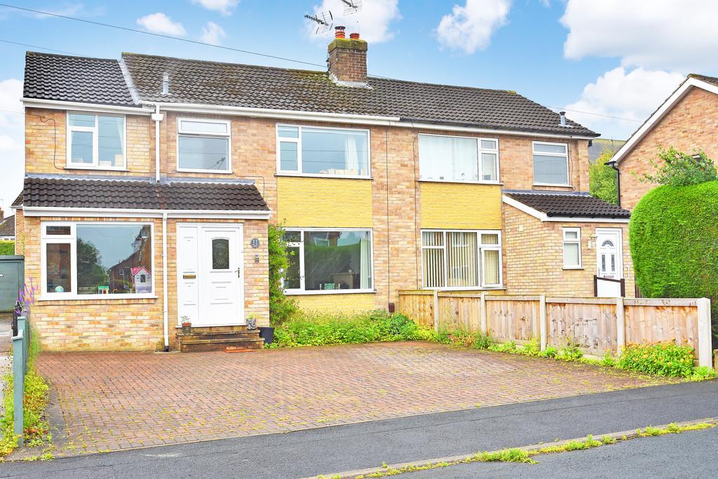 Hill Top Drive, Harrogate 4 bed semidetached house £300,000
