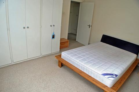 2 bedroom flat to rent, Dingle Lane, Solihull B91