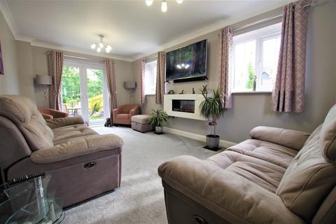 19 Geoff Morrison Way, Uttoxeter, ST14 7SR