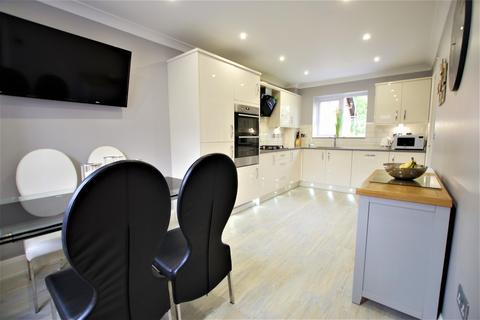 19 Geoff Morrison Way, Uttoxeter, ST14 7SR