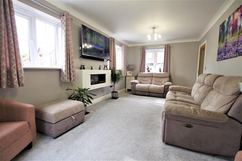 19 Geoff Morrison Way, Uttoxeter, ST14 7SR