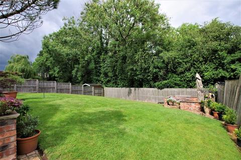 5 Frances Close, Denstone, Uttoxeter, ST14 5GZ