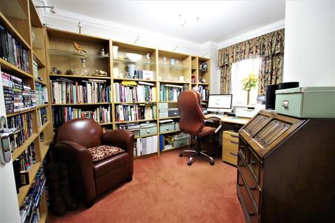 5 Frances Close, Denstone, Uttoxeter, ST14 5GZ