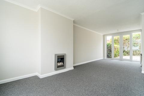 47 Ghyllroyd Drive, Birkenshaw, Bradford, BD11 2ET