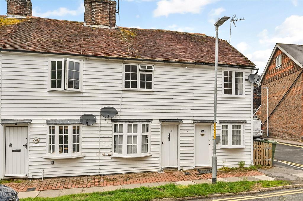 Golden Square, Tenterden, TN30 3 bed terraced house £300,000