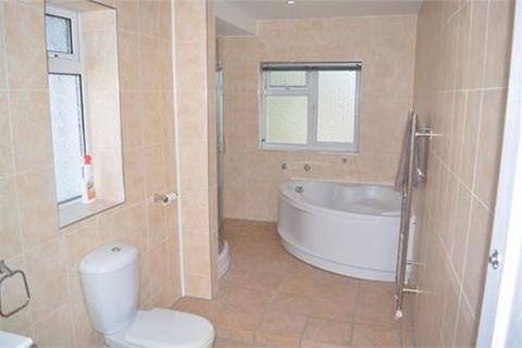 14 Riverdene, Edgware, HA8 9TD