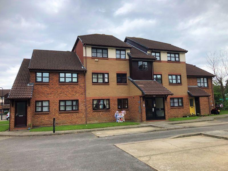 Conifer Way, North Wembley, Middlesex, HA0 3QR 1 bed flat £1,101 pcm
