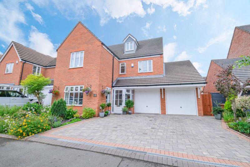 Royal Meadow Way, Streetly, B74 2FE 5 bed detached house £600,000