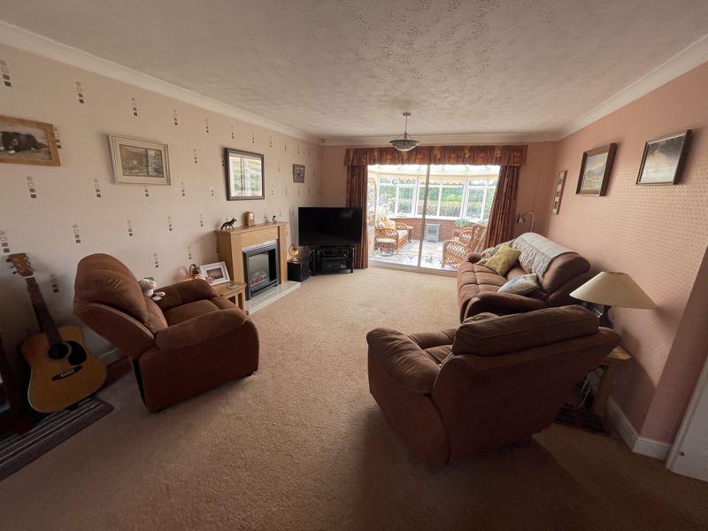 Aspendale Close, Longton 3 bed detached house £274,950