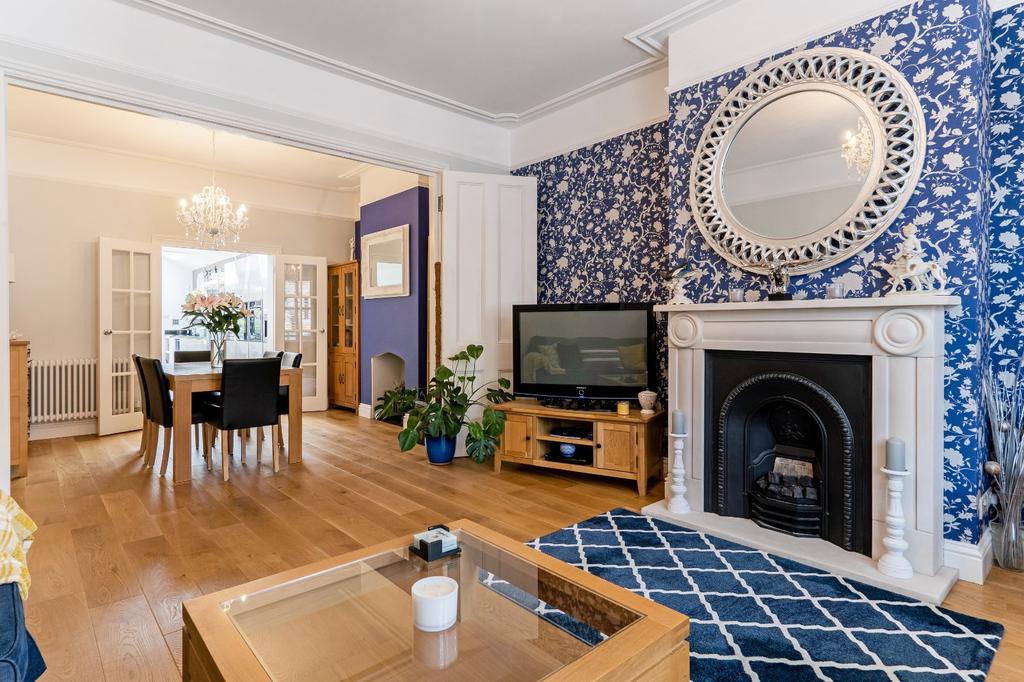 Sitting/Dining Room