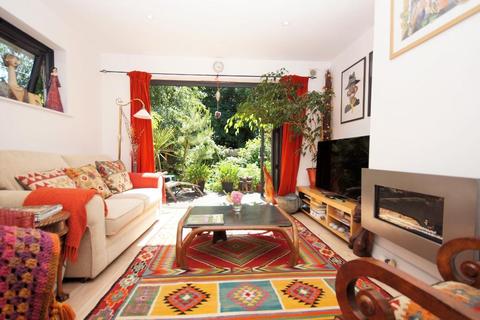 3 Cripps Lane, Steyning, BN44 3YD