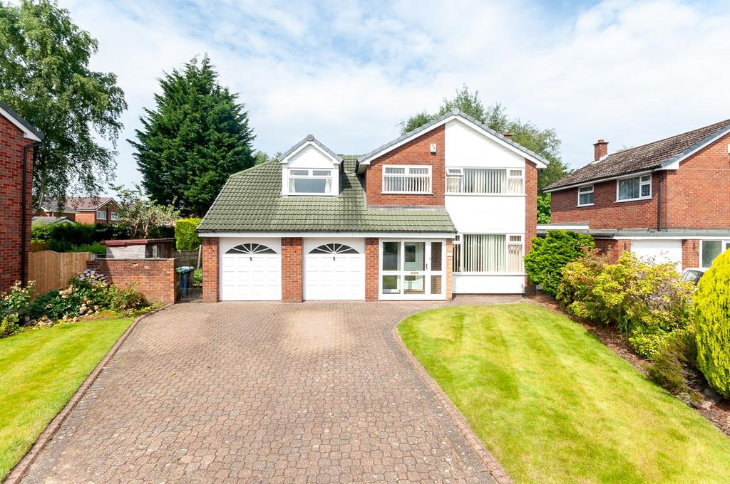 Bowden Close, Culcheth, Warrington, WA3 4 bed detached house £480,000