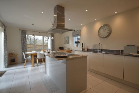 9 Lake Drive, Weldon, Corby, NN17 3FE