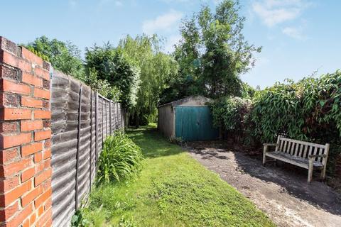 10 Maple Road, Whyteleafe, CR3 0ET