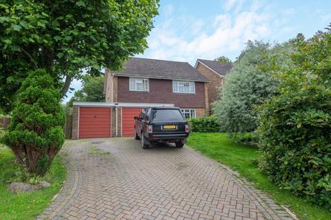 8 Delves Close, Ringmer, Lewes, BN8 5JW