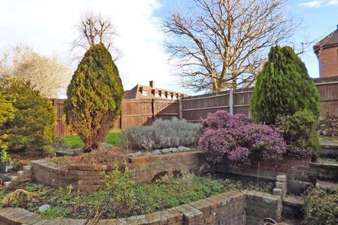 8 Delves Close, Ringmer, Lewes, BN8 5JW