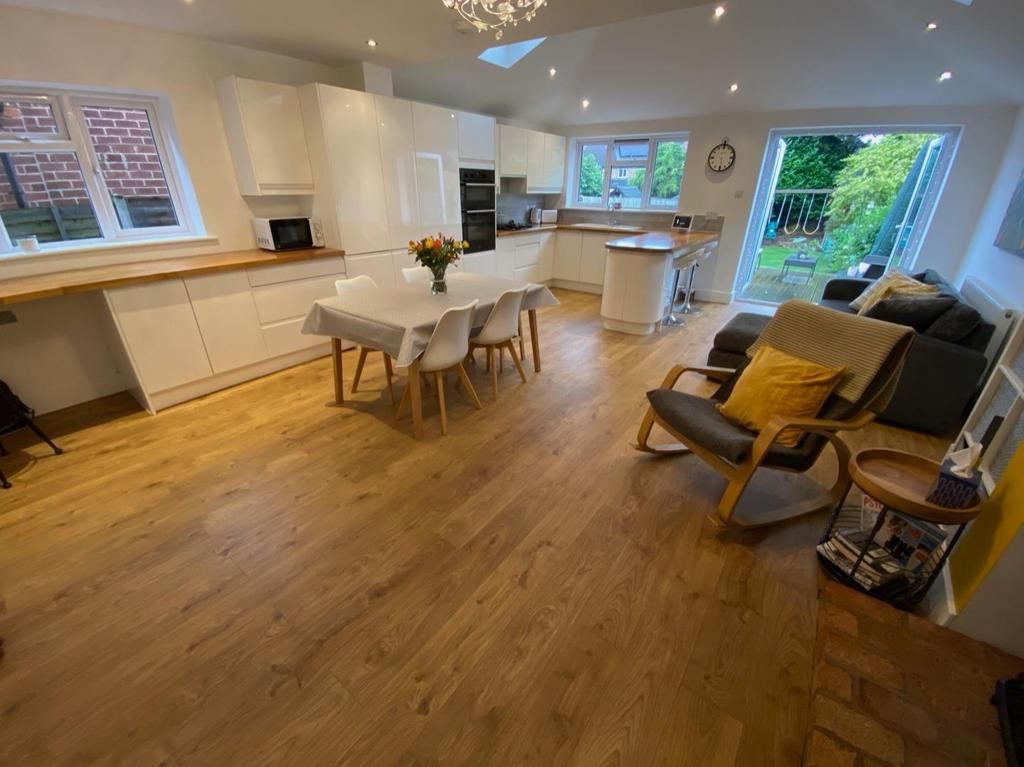 Buckminster Road, Leicester 3 bed end of terrace house £270,000