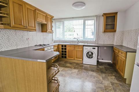 103 Five Acres, Harlow, CM18 6XB