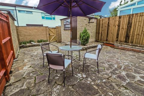 103 Five Acres, Harlow, CM18 6XB