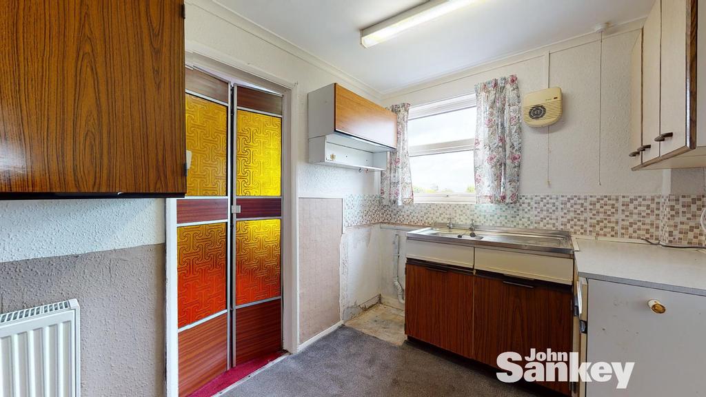 Kitchen 2.jpg