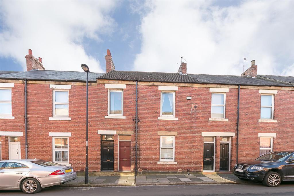 Field Street, South Gosforth, Newcastle upon Tyne 3 bed flat £145,000