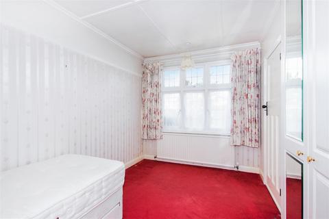 13 Faringdon Avenue, Bromley, BR2 8BP